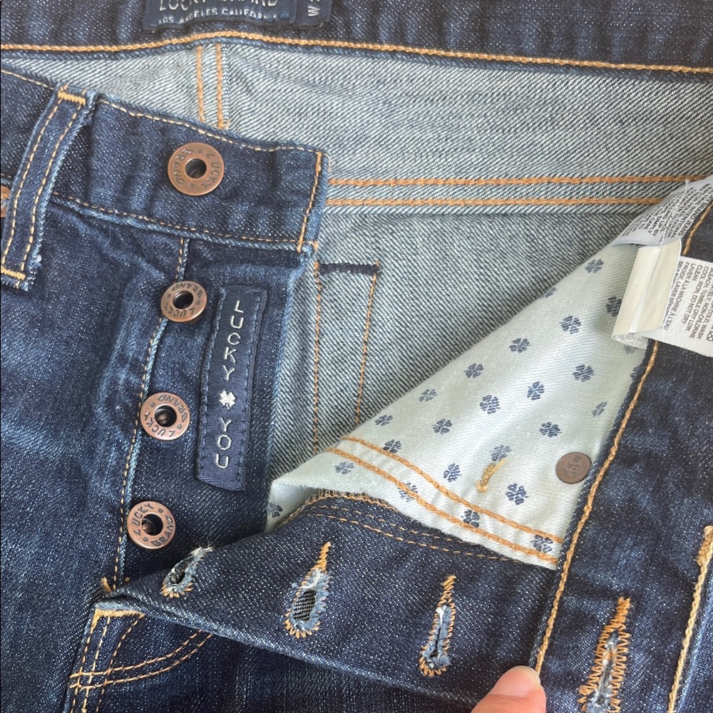 Like new Lucky Brand Dark Blue Skinny Jeans - Picture 7 of 16